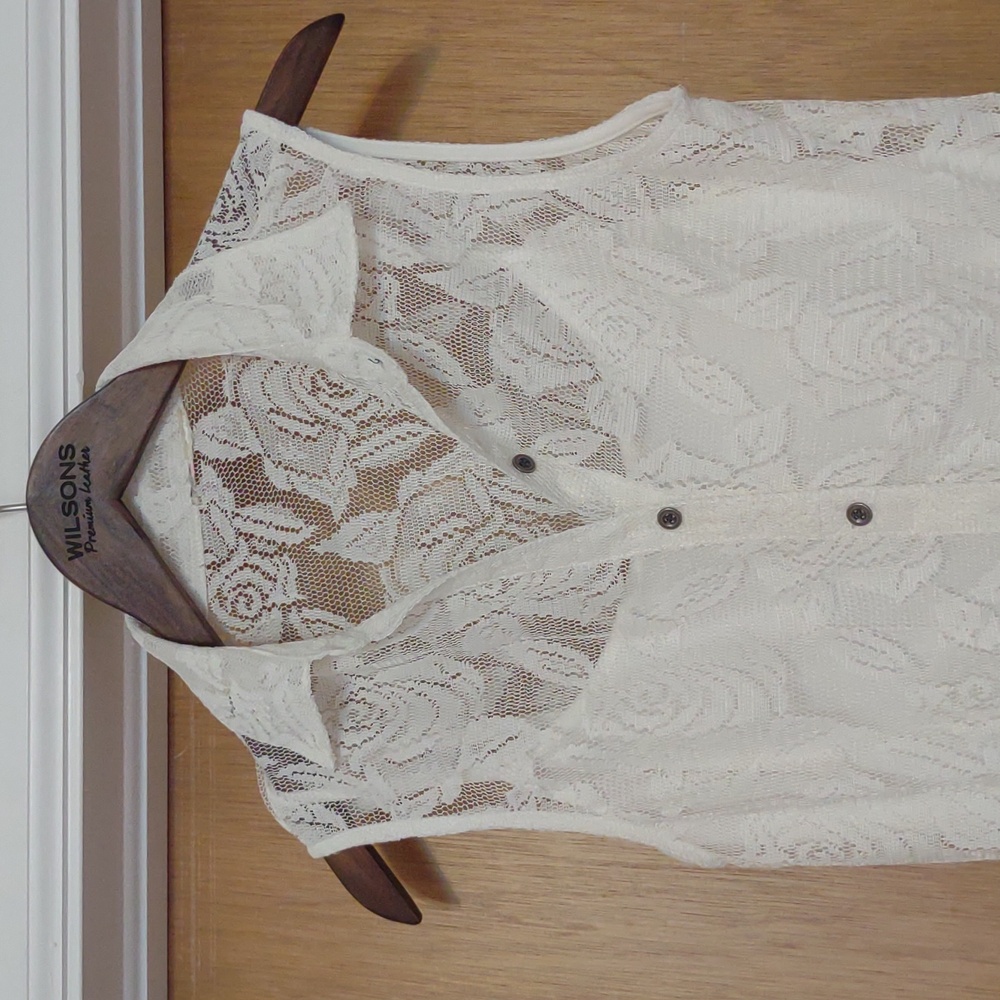 🥳 TRADED! Adorable Lace Dress - Picture 2 of 7